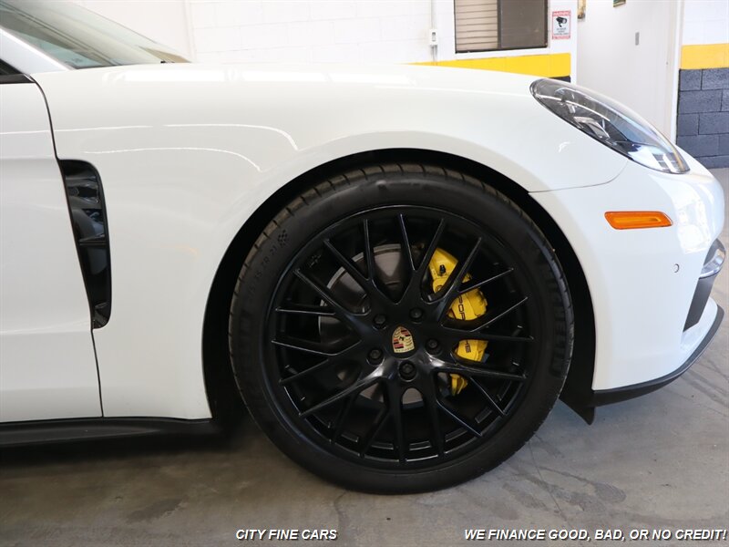 2018 Porsche Panamera 4 photo 11