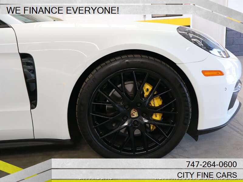 2018 Porsche Panamera 4 photo 40