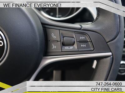 2017 Alfa Romeo Giulia   - Photo 19 - Panorama City, CA 91402