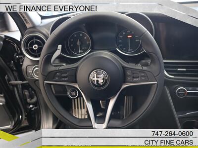 2017 Alfa Romeo Giulia   - Photo 20 - Panorama City, CA 91402