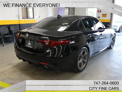 2017 Alfa Romeo Giulia   - Photo 9 - Panorama City, CA 91402