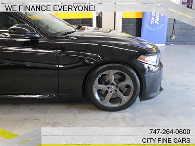 2017 Alfa Romeo Giulia   - Photo 12 - Panorama City, CA 91402