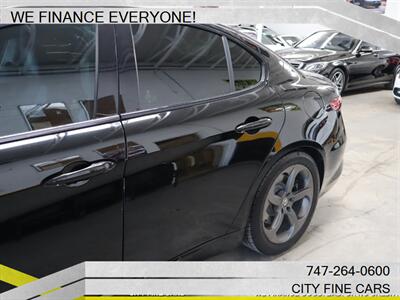 2017 Alfa Romeo Giulia   - Photo 6 - Panorama City, CA 91402