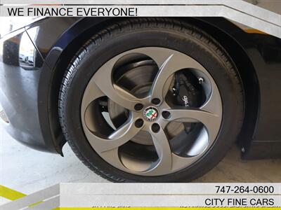 2017 Alfa Romeo Giulia   - Photo 4 - Panorama City, CA 91402