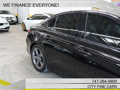2017 Alfa Romeo Giulia   - Photo 10 - Panorama City, CA 91402