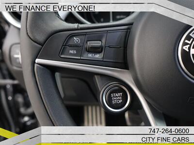 2017 Alfa Romeo Giulia   - Photo 17 - Panorama City, CA 91402