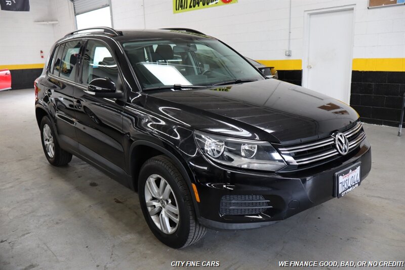 2015 Volkswagen Tiguan S photo 12