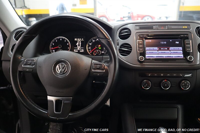 2015 Volkswagen Tiguan S photo 13