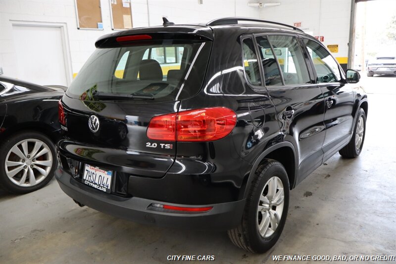 2015 Volkswagen Tiguan S photo 8