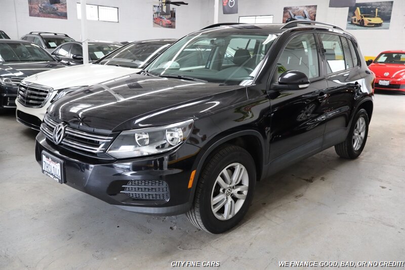 2015 Volkswagen Tiguan S photo 2