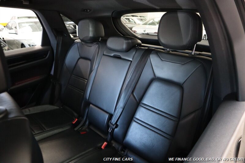 2019 Porsche Cayenne S - Photo 29 - Panorama City, CA 91402
