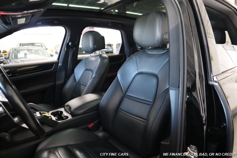 2019 Porsche Cayenne S - Photo 28 - Panorama City, CA 91402