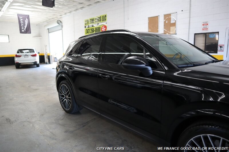 2019 Porsche Cayenne S - Photo 10 - Panorama City, CA 91402