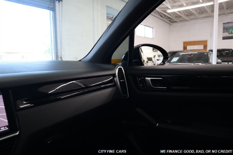 2019 Porsche Cayenne S - Photo 23 - Panorama City, CA 91402
