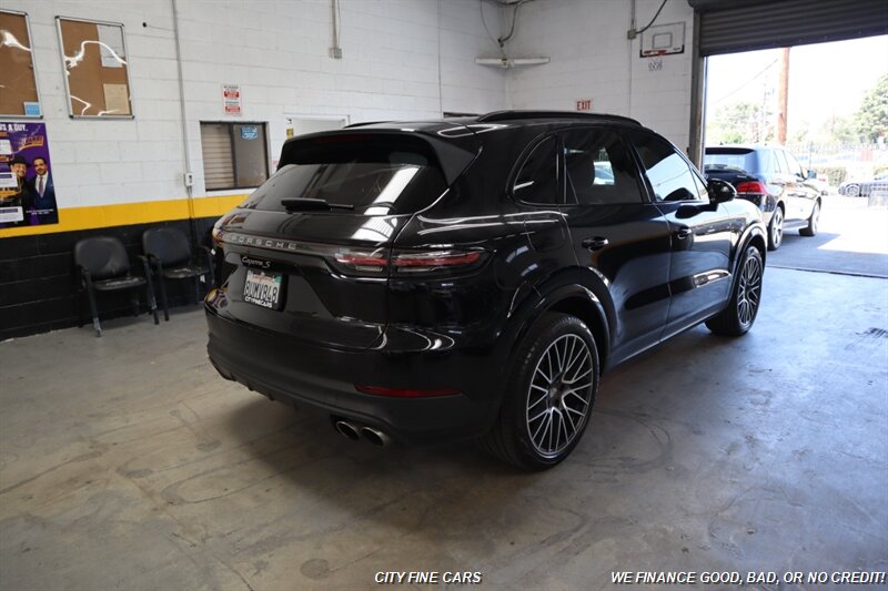 2019 Porsche Cayenne S - Photo 8 - Panorama City, CA 91402