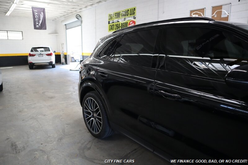 2019 Porsche Cayenne S - Photo 9 - Panorama City, CA 91402