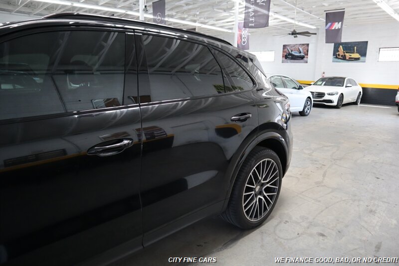2019 Porsche Cayenne S - Photo 5 - Panorama City, CA 91402