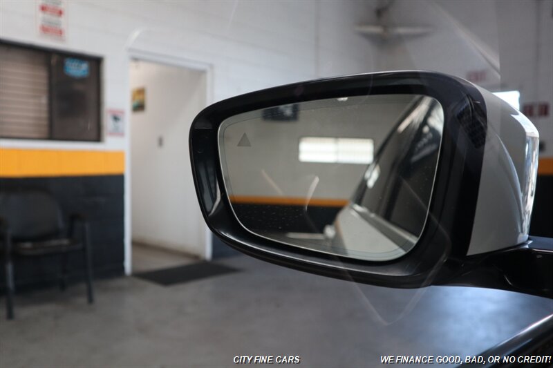 2020 BMW 330i - Photo 25 - Panorama City, CA 91402