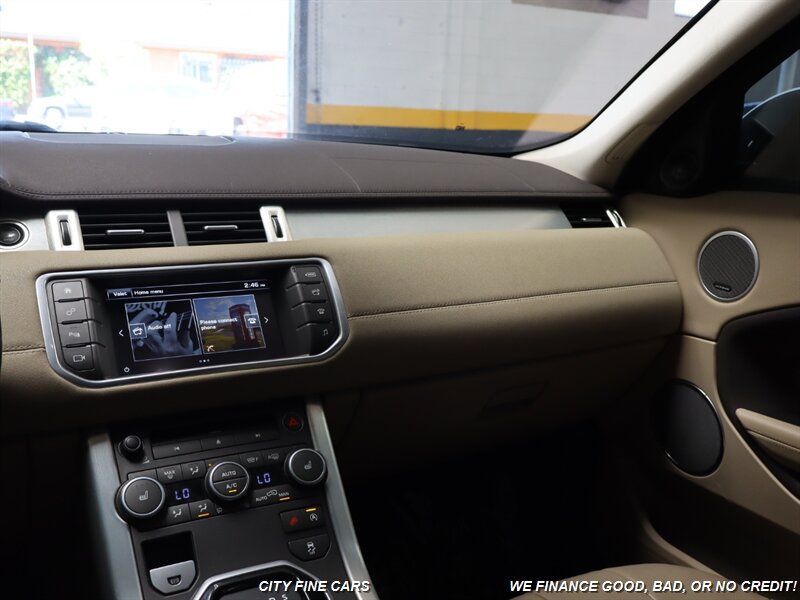 2016 Land Rover Range Rover Evoque SE photo 10