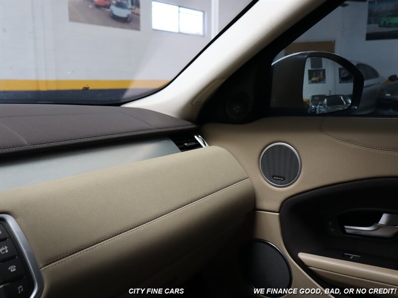 2016 Land Rover Range Rover Evoque SE photo 15