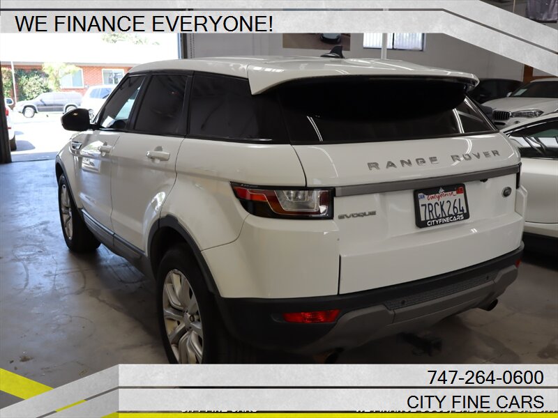 2016 Land Rover Range Rover Evoque SE photo 26