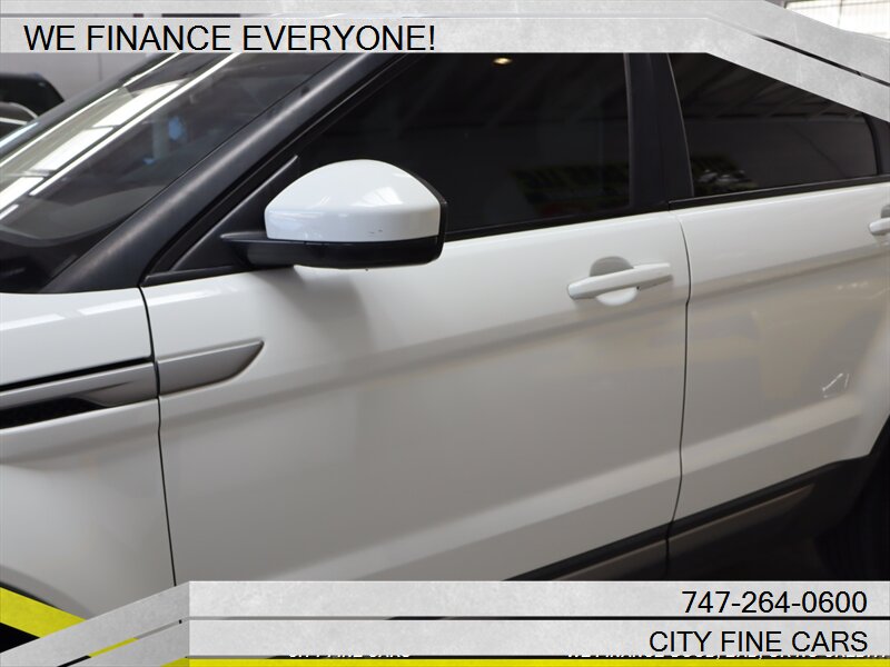 2016 Land Rover Range Rover Evoque SE photo 24