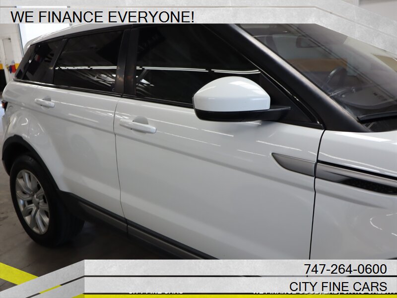 2016 Land Rover Range Rover Evoque SE photo 30