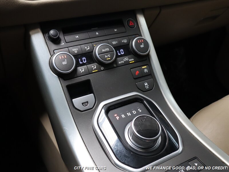 2016 Land Rover Range Rover Evoque SE photo 14