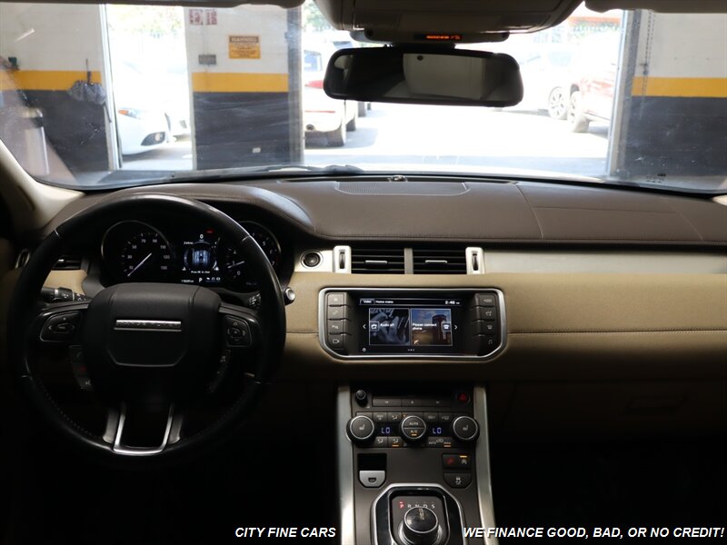 2016 Land Rover Range Rover Evoque SE photo 8