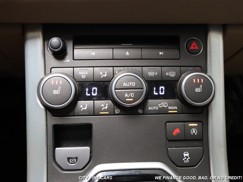 2016 Land Rover Range Rover Evoque SE photo 13