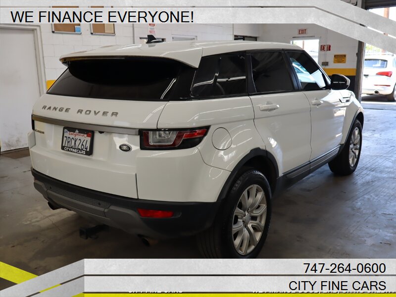 2016 Land Rover Range Rover Evoque SE photo 28