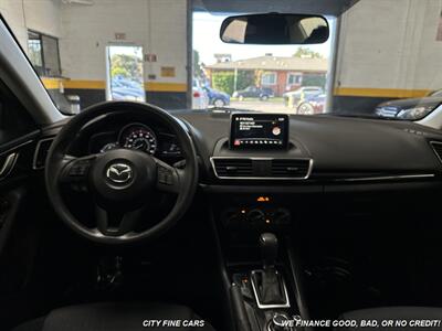 2016 Mazda Mazda3 i Sport   - Photo 14 - Panorama City, CA 91402