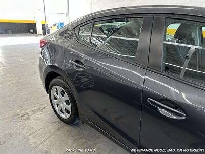 2016 Mazda Mazda3 i Sport   - Photo 10 - Panorama City, CA 91402