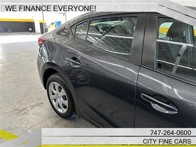 2016 Mazda Mazda3 i Sport   - Photo 10 - Panorama City, CA 91402