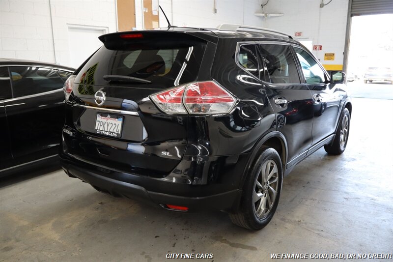 2015 Nissan Rogue SL photo 9