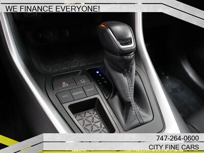 2019 Toyota RAV4 XLE Premium   - Photo 26 - Panorama City, CA 91402