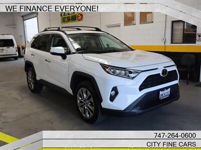 2019 Toyota RAV4 XLE Premium   - Photo 15 - Panorama City, CA 91402
