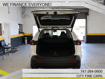 2019 Toyota RAV4 XLE Premium   - Photo 32 - Panorama City, CA 91402