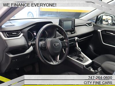 2019 Toyota RAV4 XLE Premium   - Photo 16 - Panorama City, CA 91402
