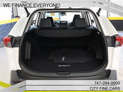 2019 Toyota RAV4 XLE Premium   - Photo 31 - Panorama City, CA 91402