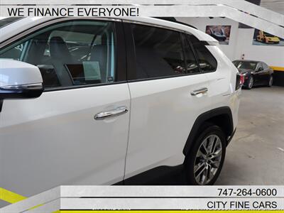 2019 Toyota RAV4 XLE Premium   - Photo 6 - Panorama City, CA 91402
