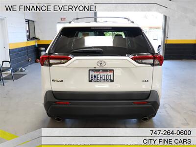 2019 Toyota RAV4 XLE Premium   - Photo 9 - Panorama City, CA 91402