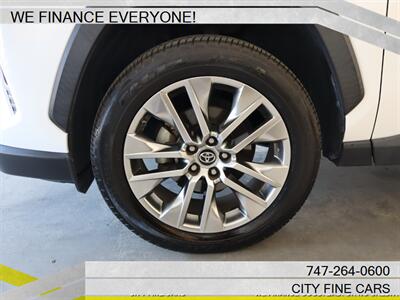 2019 Toyota RAV4 XLE Premium   - Photo 4 - Panorama City, CA 91402