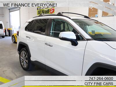 2019 Toyota RAV4 XLE Premium   - Photo 13 - Panorama City, CA 91402