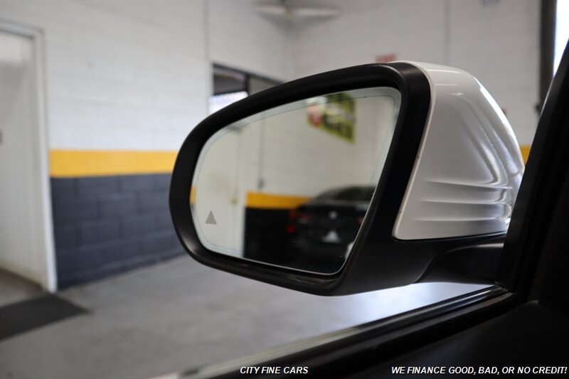 2019 Mercedes-Benz C 300 - Photo 22 - Panorama City, CA 91402