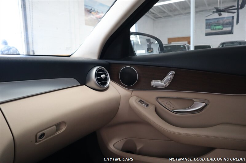 2019 Mercedes-Benz C 300 - Photo 19 - Panorama City, CA 91402