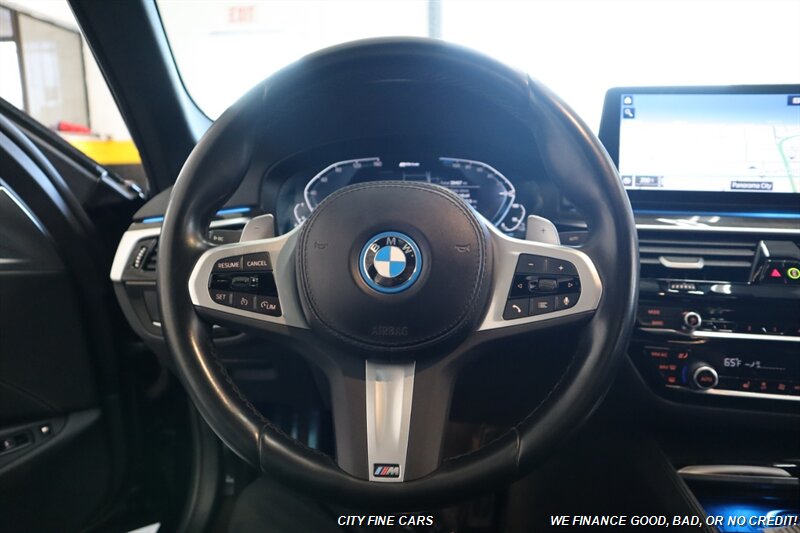 2023 BMW 530e - Photo 10 - Panorama City, CA 91402