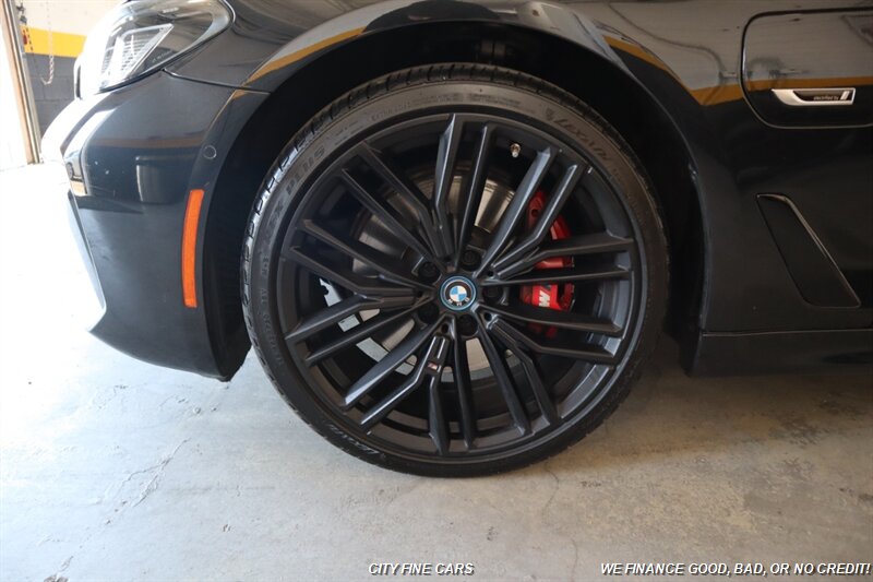 2023 BMW 530e - Photo 4 - Panorama City, CA 91402
