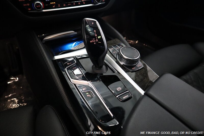2023 BMW 530e - Photo 17 - Panorama City, CA 91402
