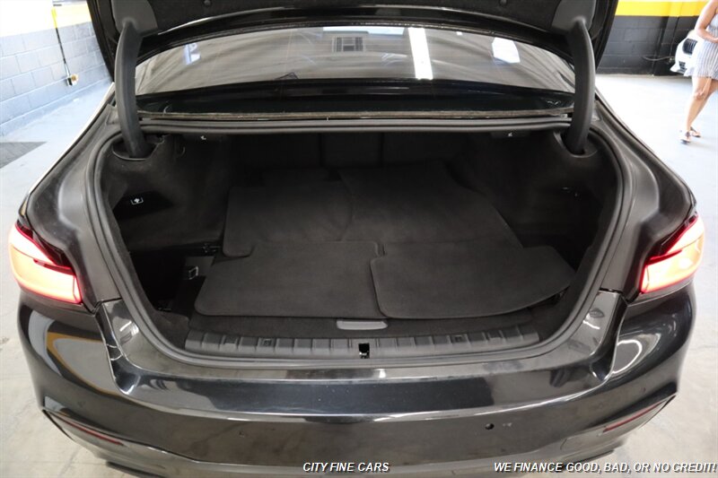 2023 BMW 530e - Photo 23 - Panorama City, CA 91402